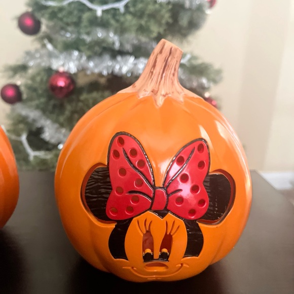 Disney Mickey and Minnie Pumpkin Decor - Picture 3 of 7